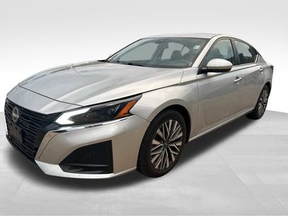Used 2023 Nissan Altima 2.5 SV
