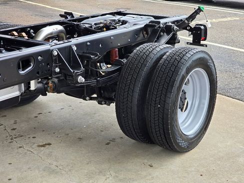 New 2025 Ford F450 XLT image 25