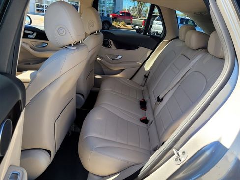 Used 2022 Mercedes-Benz GLC 300 image 5