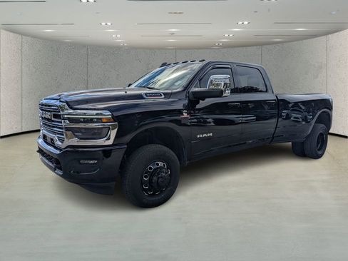 Used 2025 RAM 3500 Laramie w/ Towing Technology Group image 7