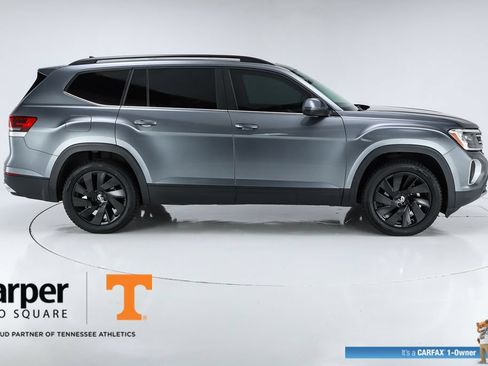 Used 2024 Volkswagen Atlas SE w/ Panoramic Sunroof Package FWD image 10
