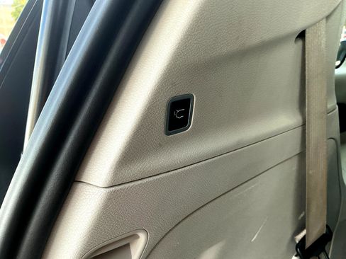 Used 2021 Chrysler Voyager Lxi image 19