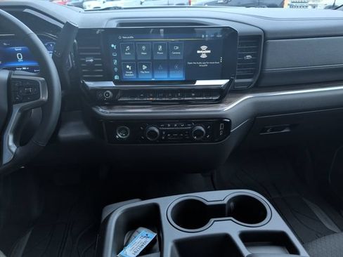 Used 2024 Chevrolet Silverado 1500 LT AWD/4WD image 18