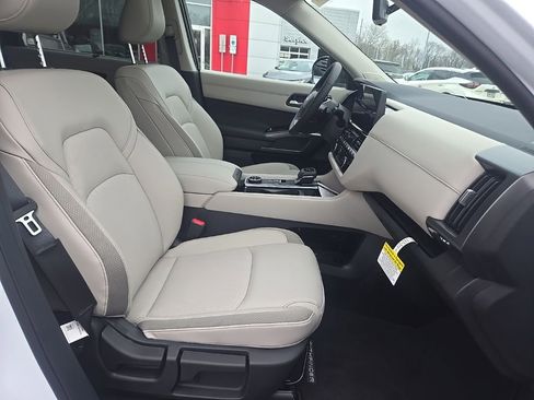 New 2026 Nissan Pathfinder SL AWD/4WD image 26