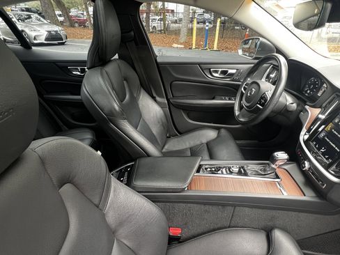 Used 2019 Volvo S60 T6 Inscription image 46