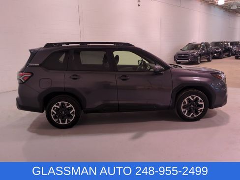 Certified 2025 Subaru Forester Premium w/ Convenience Package #1 AWD/4WD image 2