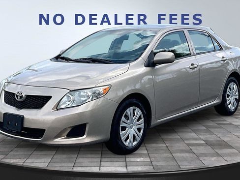 Used 2010 Toyota Corolla LE FWD image 1