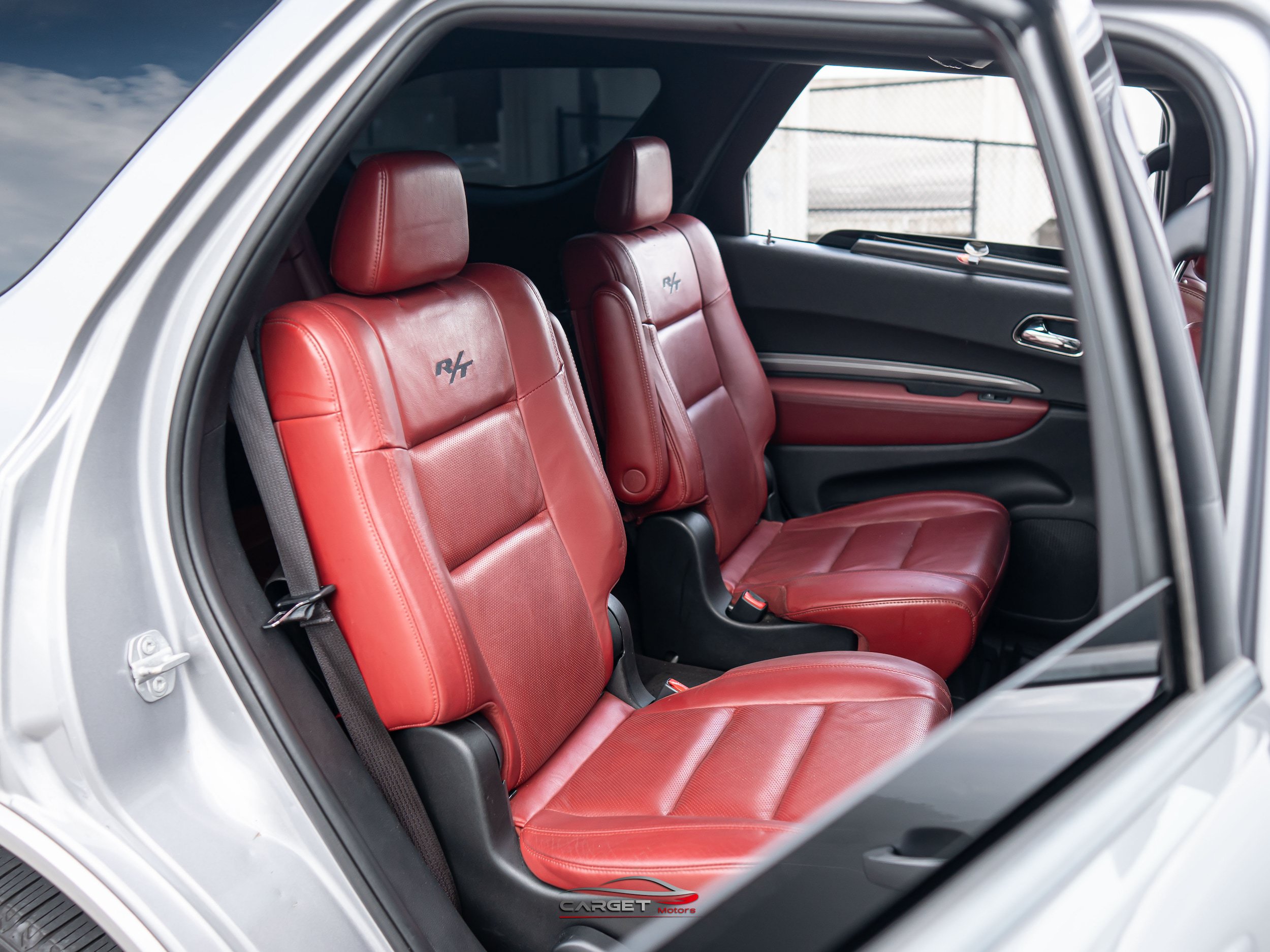 Used 2018 Dodge Durango R/T w/ Technology Group AWD/4WD image 16