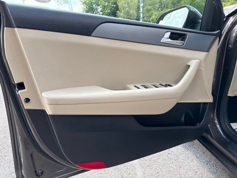 Used 2016 Hyundai Sonata SE FWD image 20