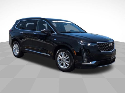 Certified 2023 Cadillac XT6 Luxury FWD image 3