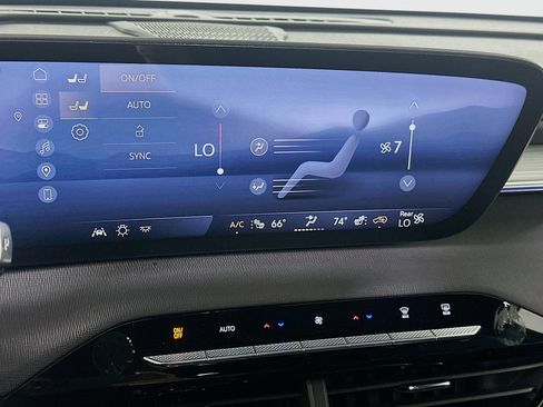 Used 2025 Buick Enclave Preferred image 24