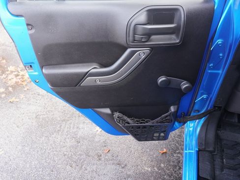 Used 2015 Jeep Wrangler Unlimited Sport w/ Connectivity Group image 20