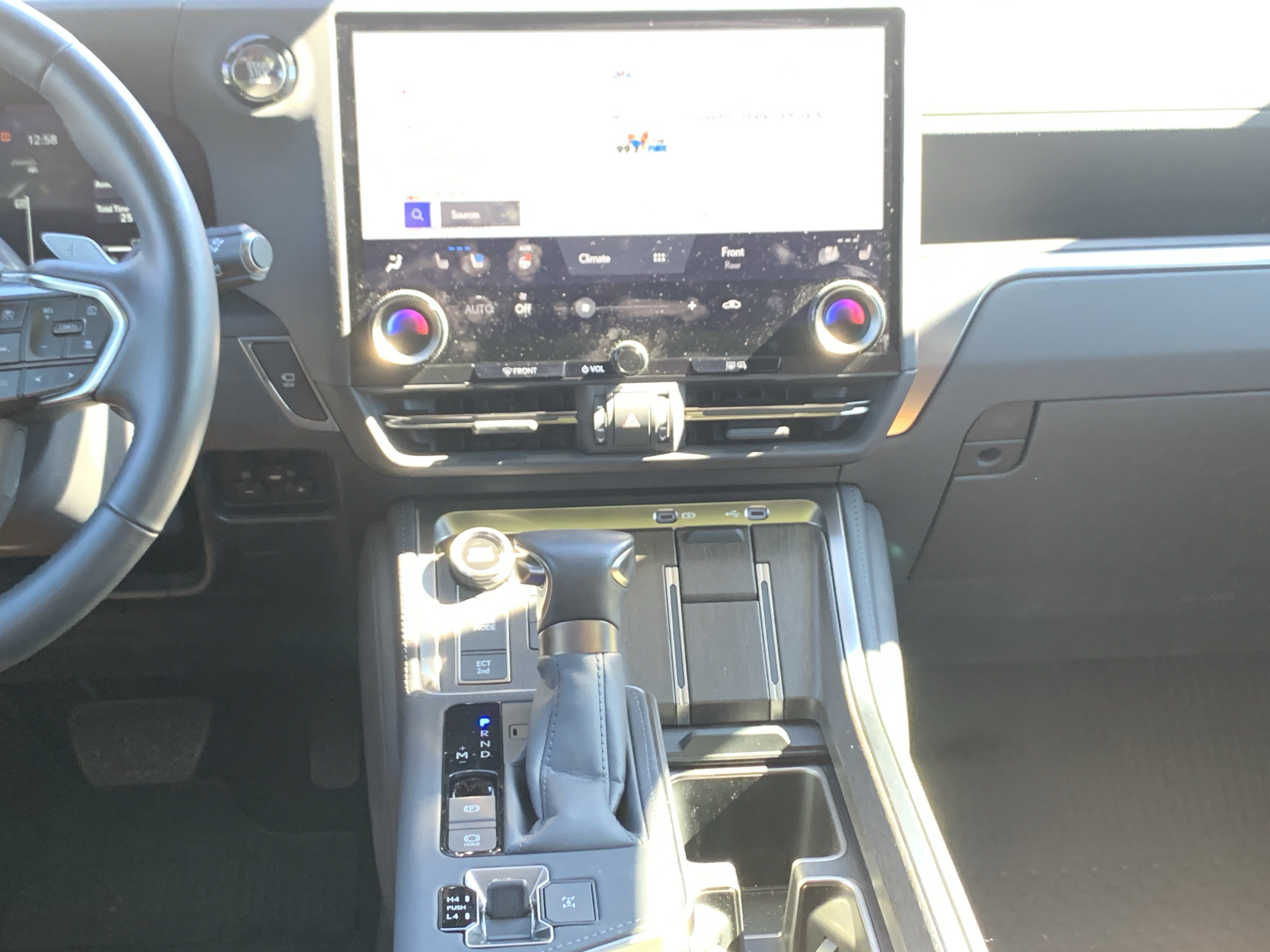 Used 2025 Lexus GX 550 w/ Accessory Package (2T) AWD/4WD image 31