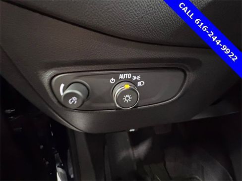 Used 2022 Chevrolet Equinox LS w/ LS Convenience Package image 22