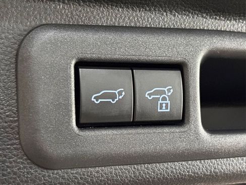 Used 2023 Toyota Sequoia Platinum image 15