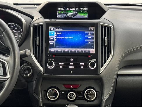 Used 2017 Subaru Impreza 2.0i Limited image 19