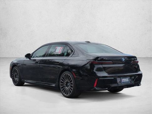 Used 2025 BMW 750e xDrive AWD/4WD image 8