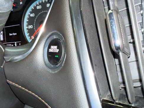 Used 2019 Chevrolet Traverse LS FWD image 16