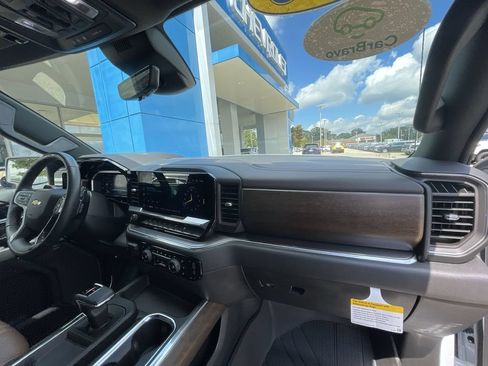 Certified 2026 Chevrolet Silverado 1500 High Country AWD/4WD image 30