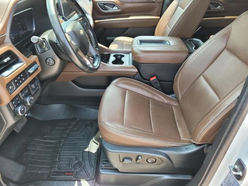 Used 2023 Chevrolet Suburban High Country w/ Premium Package AWD/4WD image 26