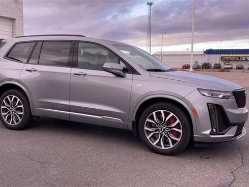 Used 2024 Cadillac XT6 Sport image 3
