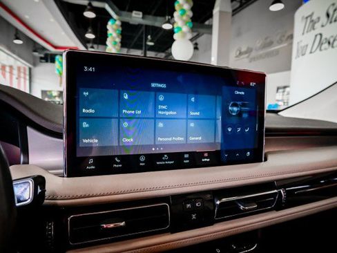 Used 2021 Lincoln Nautilus FWD w/ Equipment Group 101A image 43