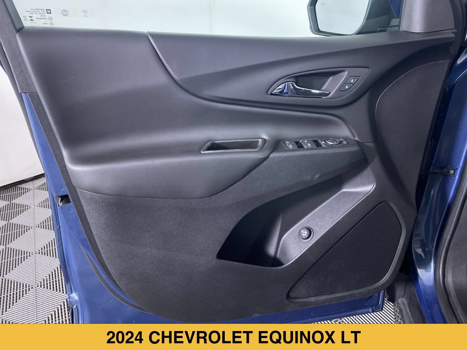 Certified 2024 Chevrolet Equinox LT w/ LPO, Floor Liner Package FWD image 11