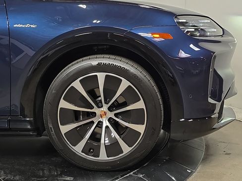 New 2026 Porsche Cayenne Electric AWD/4WD image 11