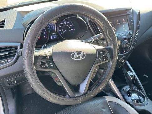 Used 2013 Hyundai Veloster Turbo image 11