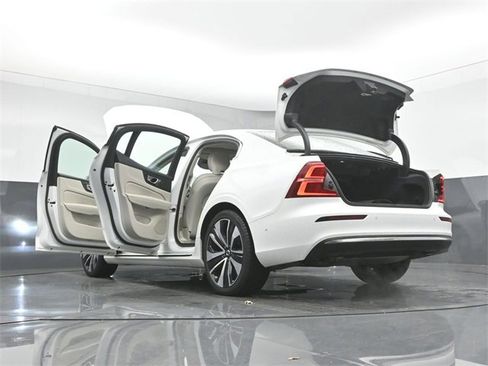 Used 2023 Volvo S60 B5 Ultimate w/ Climate Package image 54