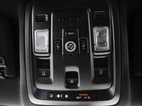 Used 2024 Chevrolet Suburban Z71 w/ Luxury Package AWD/4WD image 60