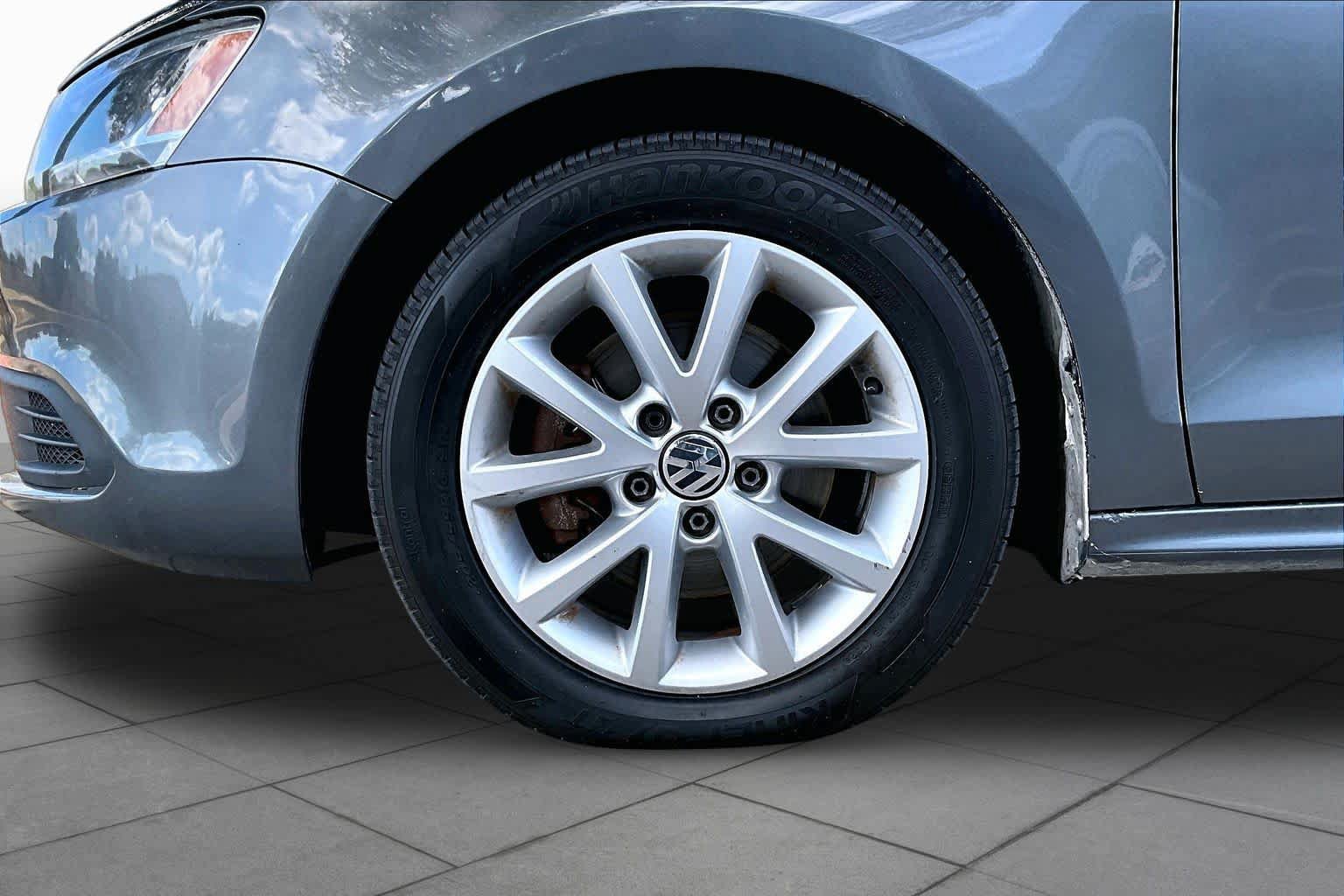 Used 2013 Volkswagen Jetta SE FWD image 11
