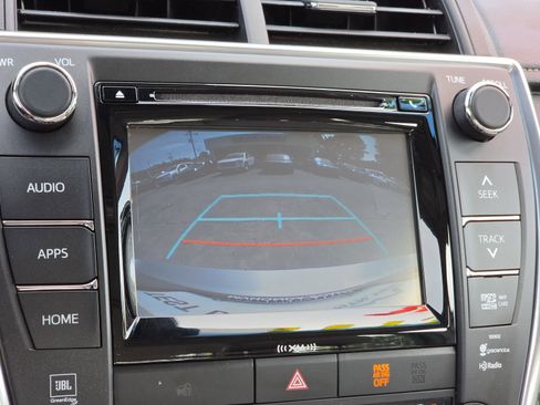 Used 2016 Toyota Camry XLE w/ Moonroof Package FWD image 24