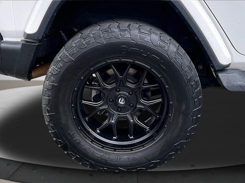 Certified 2020 Jeep Wrangler Unlimited Sahara image 35