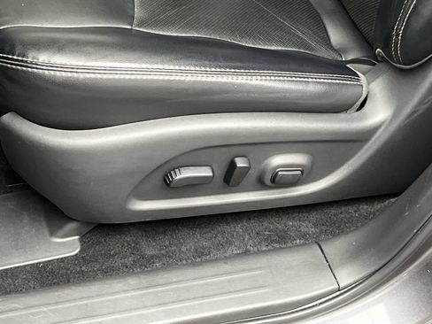 Used 2019 Nissan Pathfinder Platinum image 11