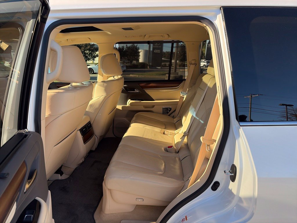 Used 2019 Lexus LX 570 4WD w/ Luxury Package image 12