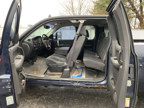 Used 2007 Chevrolet Silverado 2500 LT w/ 1LT Convenience Package image 2