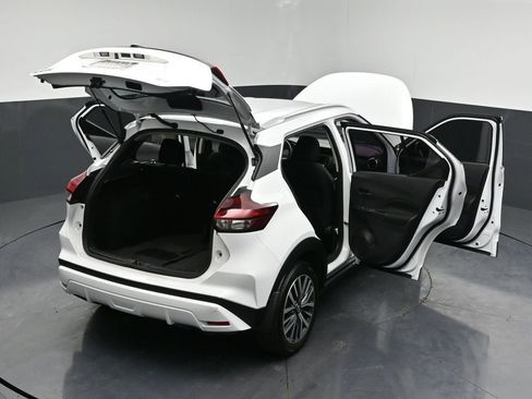 Used 2023 Nissan Kicks SV image 31