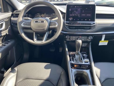 New 2026 Jeep Compass Latitude AWD/4WD image 10