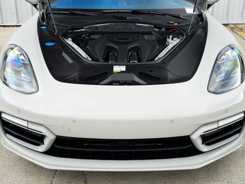 Used 2022 Porsche Panamera 4S w/ Premium Package image 8