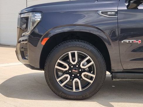 Used 2023 GMC Yukon XL AT4 AWD/4WD image 8