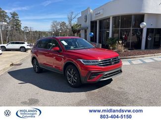 Used 2023 Volkswagen Tiguan SE w/ Panoramic Sunroof Package 360° Tour