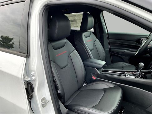 New 2026 Jeep Compass Trailhawk w/ Sun, Sound & Navigation Group AWD/4WD image 19