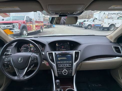 Used 2018 Acura TLX w/ Technology Package image 9
