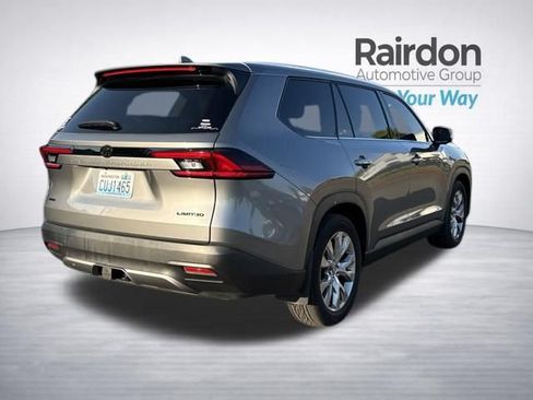 Used 2025 Toyota Grand Highlander AWD image 7