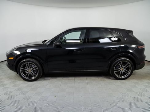 Certified 2022 Porsche Cayenne Platinum Edition w/ Premium Package Plus image 2