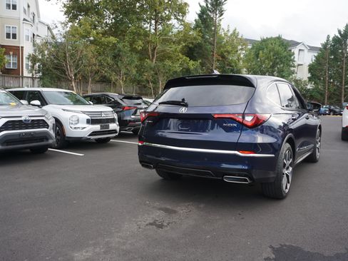Used 2022 Acura MDX w/ Technology Package AWD/4WD image 4