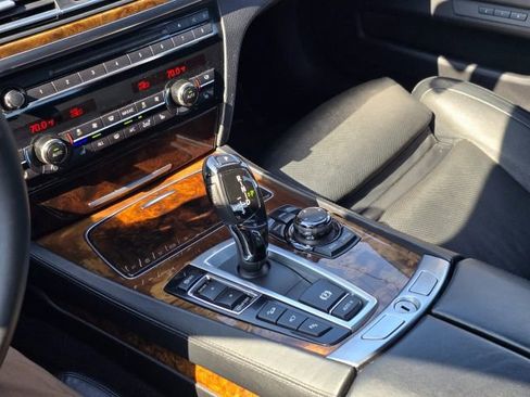 Used 2013 BMW 750Li xDrive AWD/4WD image 29