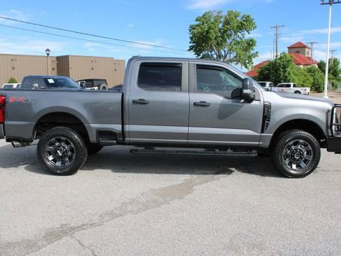 Used 2023 Ford F250 XL w/ STX Appearance Package AWD/4WD image 4