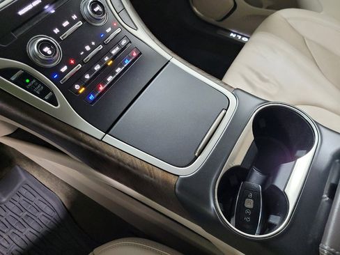 Used 2018 Lincoln MKX Reserve w/ Lincoln MKX Climate Package image 26